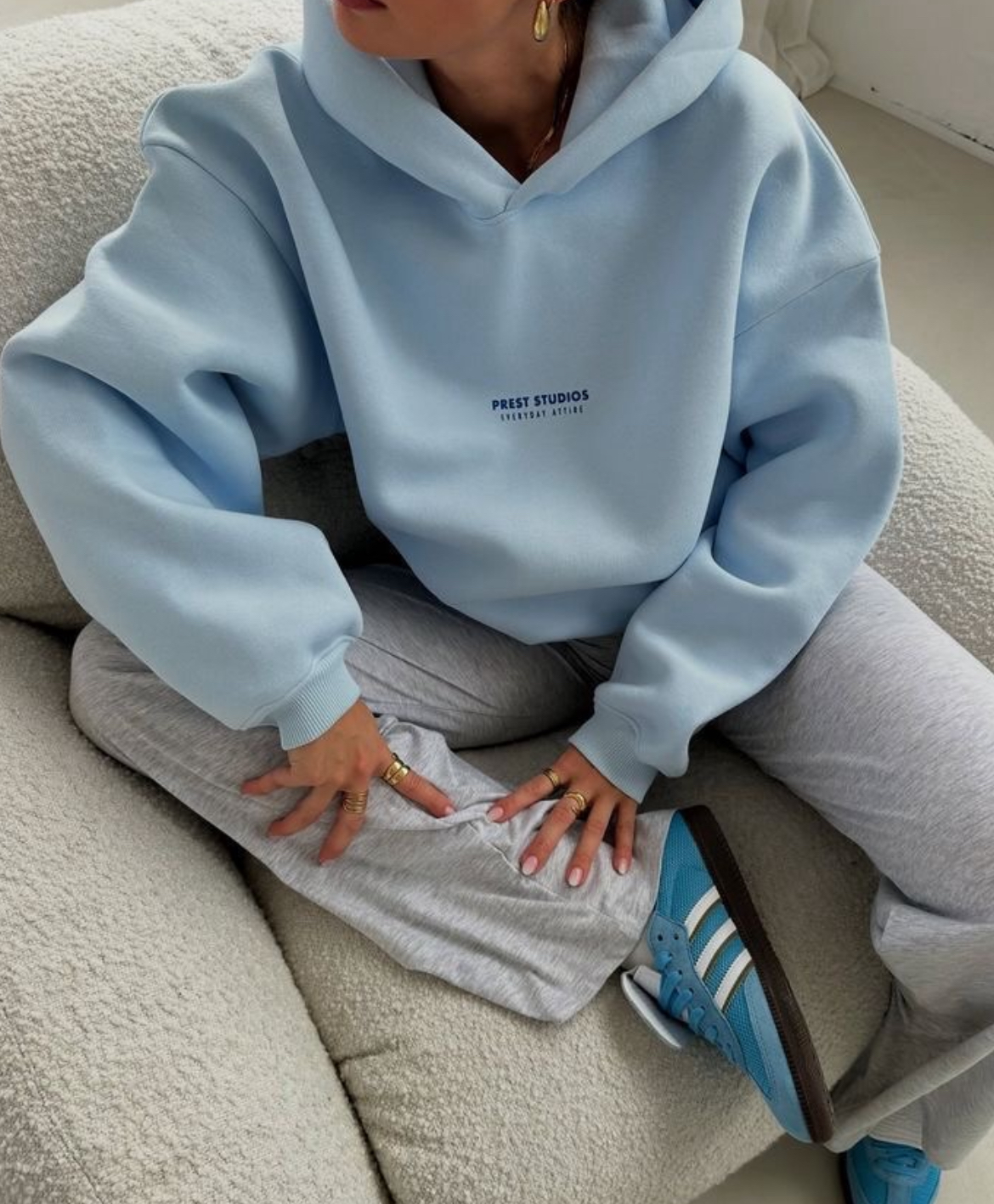 Hoodie bleu ciel prest