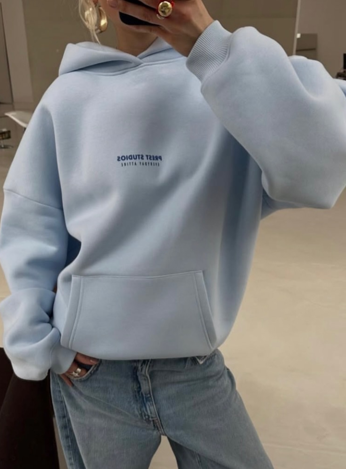 Hoodie bleu ciel prest